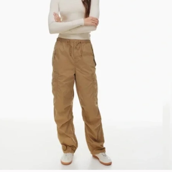 Aritzia TNA Squad Parachute Pant - Picture 1 of 7